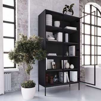 Witryna industrialna z półkami