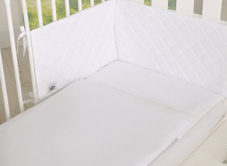 Pikowany ochraniacz do łóżeczka niemowlęcego